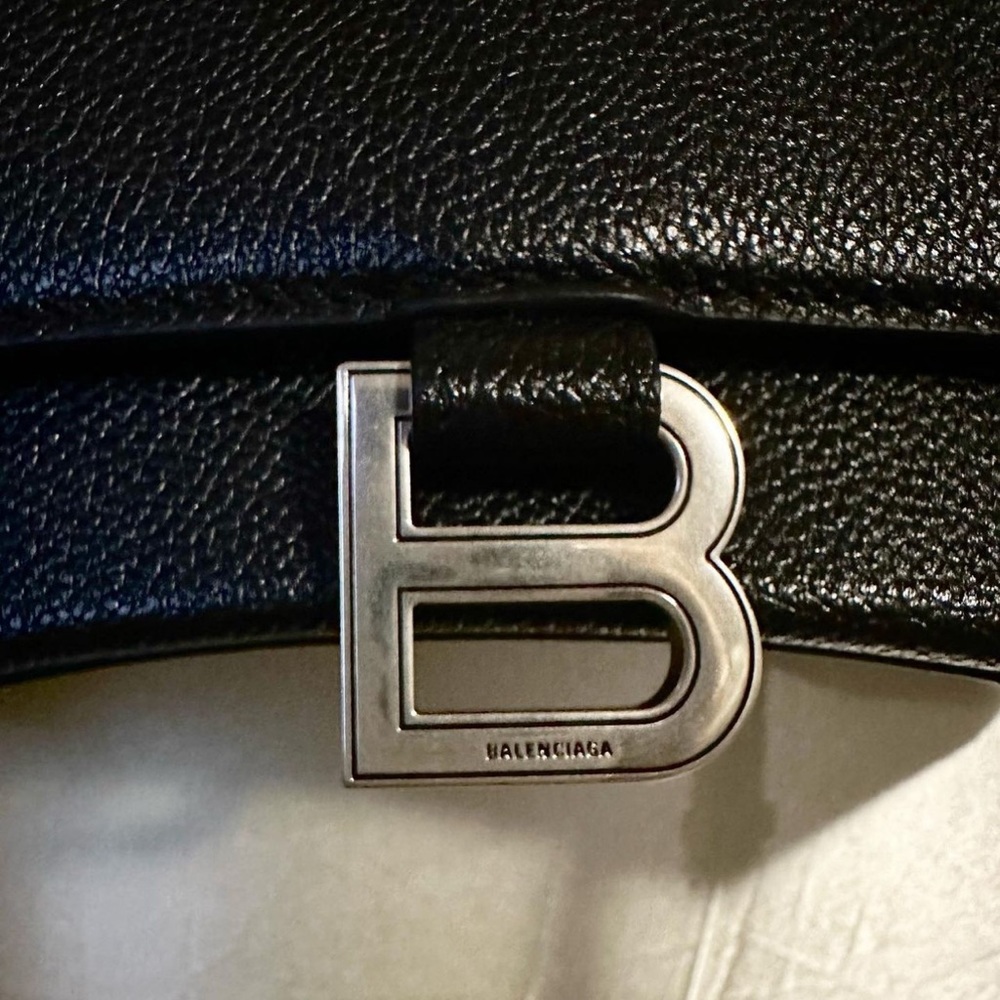 ✨BALENCIAGA
Hourglass Small Calfskin Top-handle/Crossbody bag✨ - Picture 4 of 9